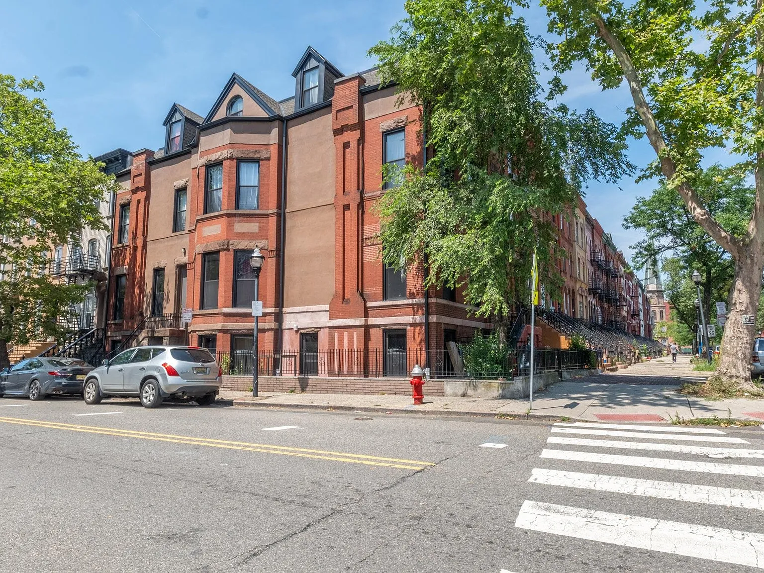 2 bed, 2.0 bath, $2,975 — Photo 2