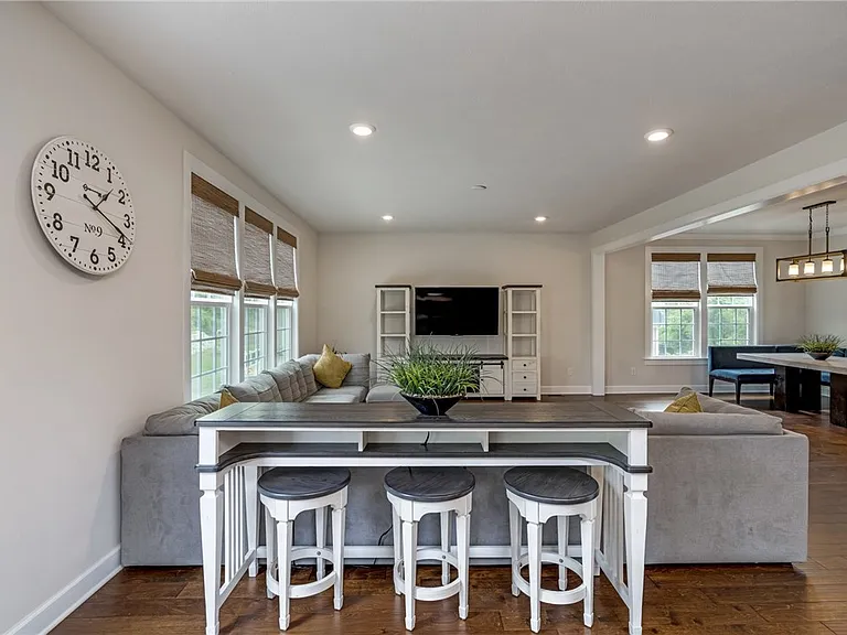 1702 Stevensan Dr — Photo 12