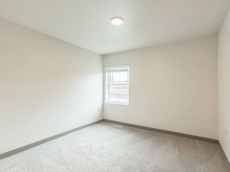 Lindoo School Apartments and Townhomes — Photo 14
