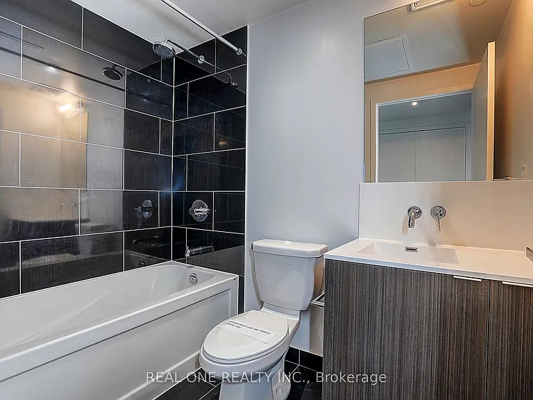 100 Harbour St #5008 — Photo 10