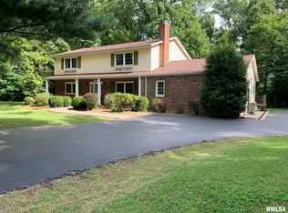 114 Magnolia Ln, Carbondale, IL 62903