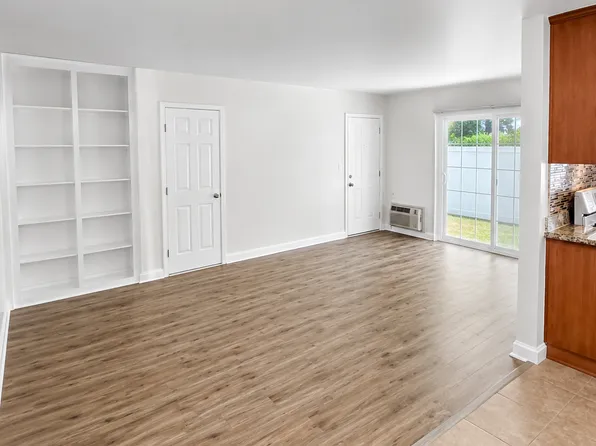 7043 Alabama Ave APT 204, Canoga Park, CA 91303