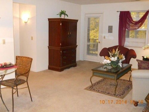 2nd image of 6047 San Gabriel APT C
