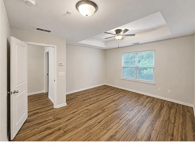 3432 Castleberry Village Cir — Photo 9