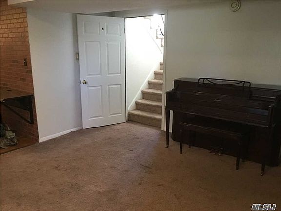 5th image of 15 Choate Ave