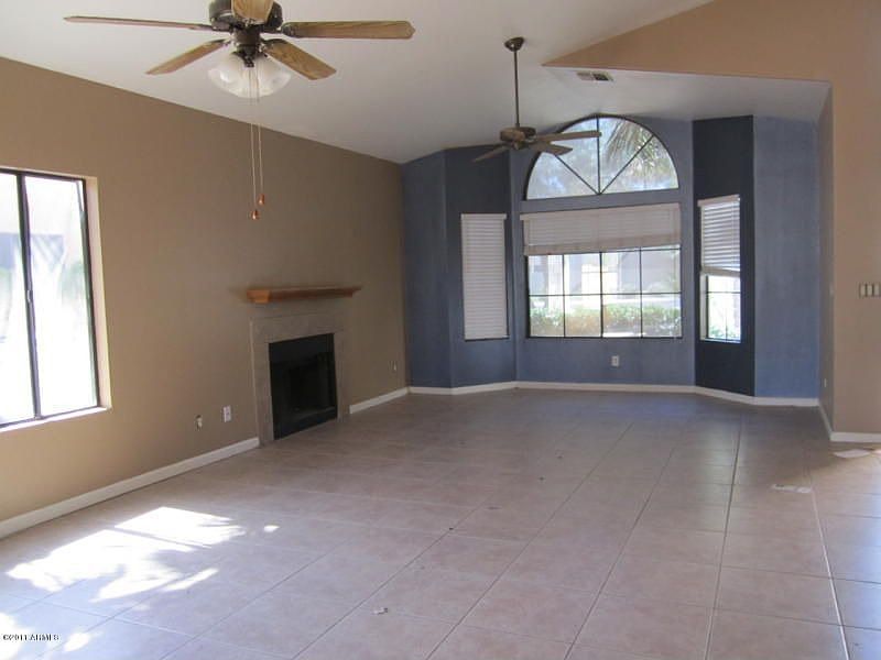2nd image of 318 E Hearne Way
