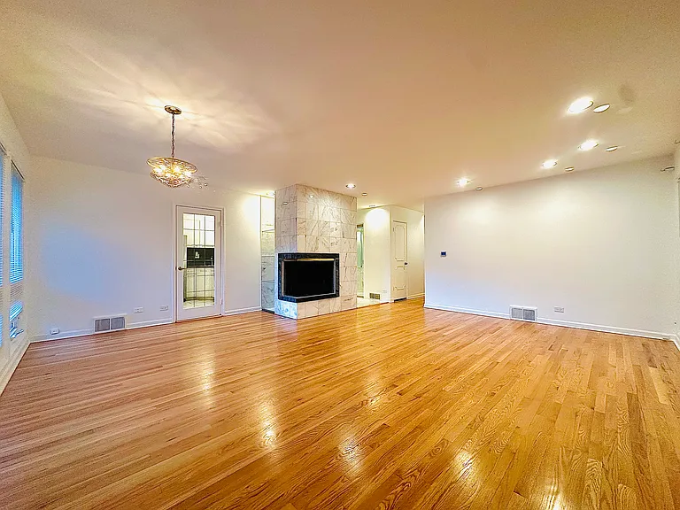 9010 Crawford Ave — Photo 6