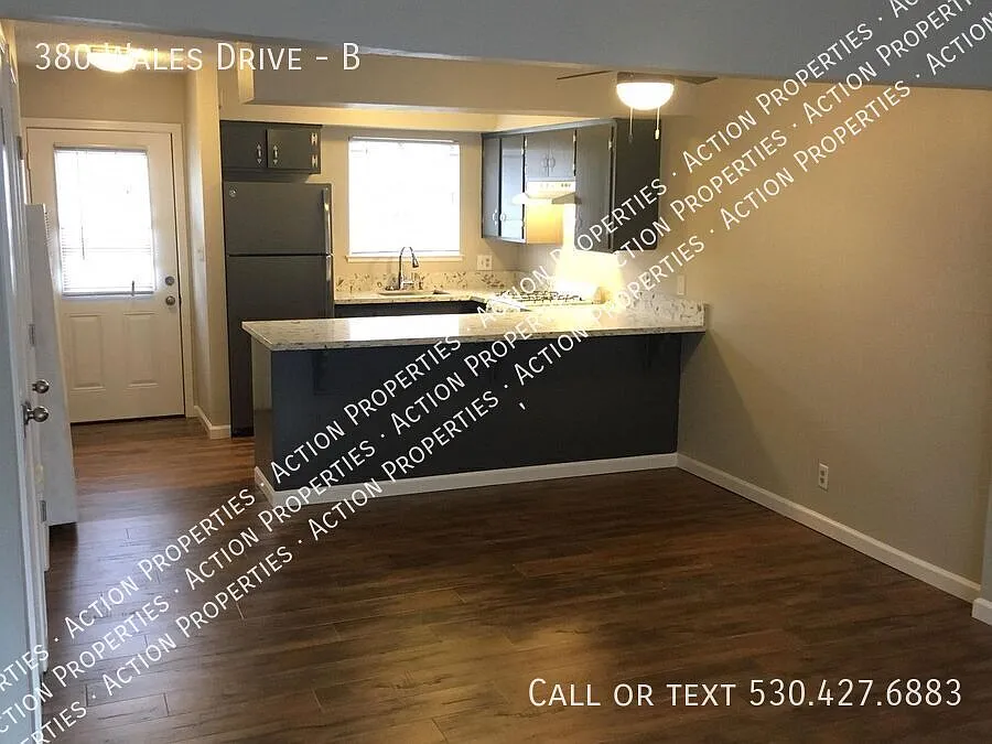 Pet Friendly 2-Bedroom Townhome In Folsom — Photo 3