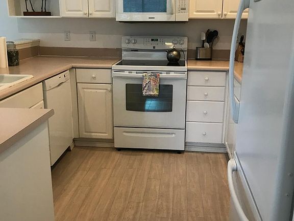 Kitchen with new range