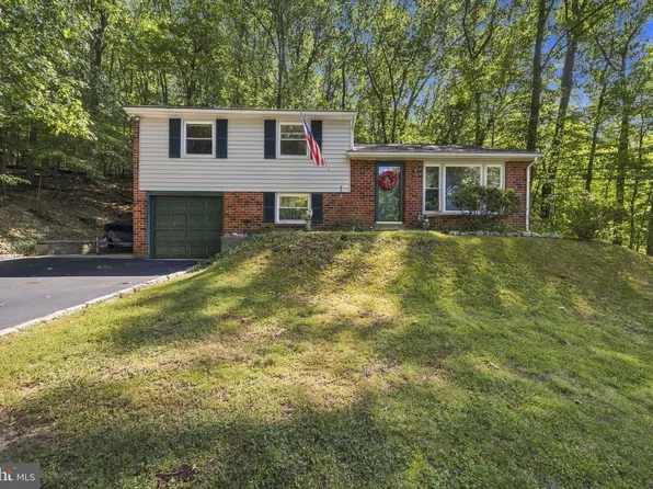 514 Forest Rd, Wayne, PA 19087