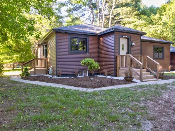 316 E Lewis St, Whitehall, MI 49461
