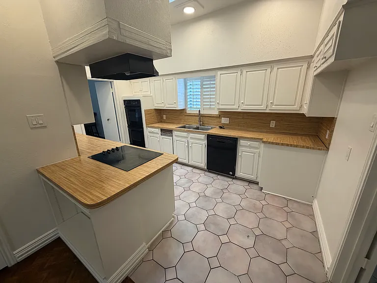3201 Squireswood Dr — Photo 18