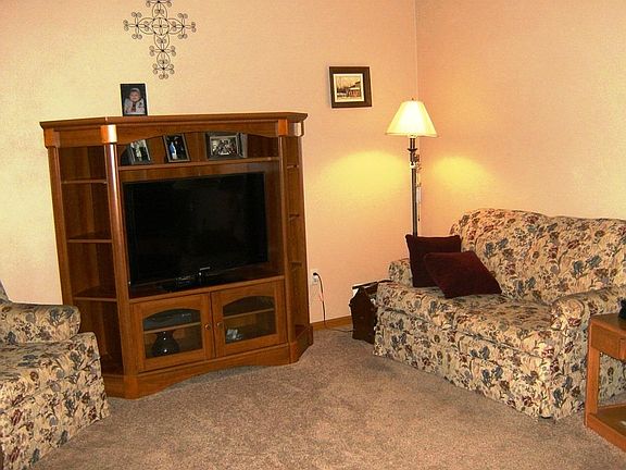 2nd image of 4524 Erickson Dr