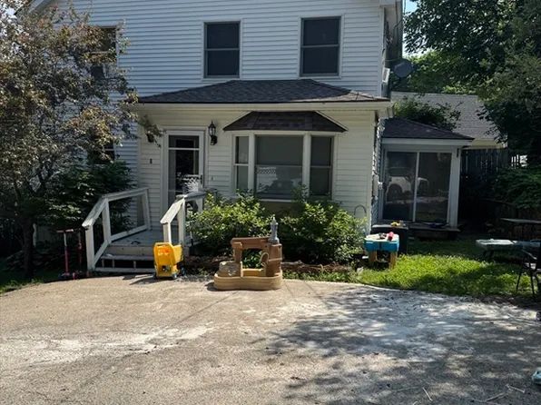 8 Windsor Ln, Gloucester, MA 01930