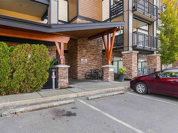 3rd image of 286 Wilfert Rd #204