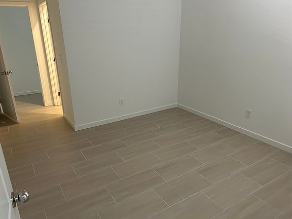 3rd image of 4390 Peressini St
