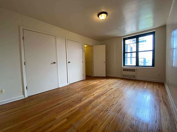 3rd image of 181 E 161st St APT 3C