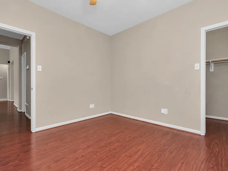 1915 Crescent Oak Dr — Photo 42