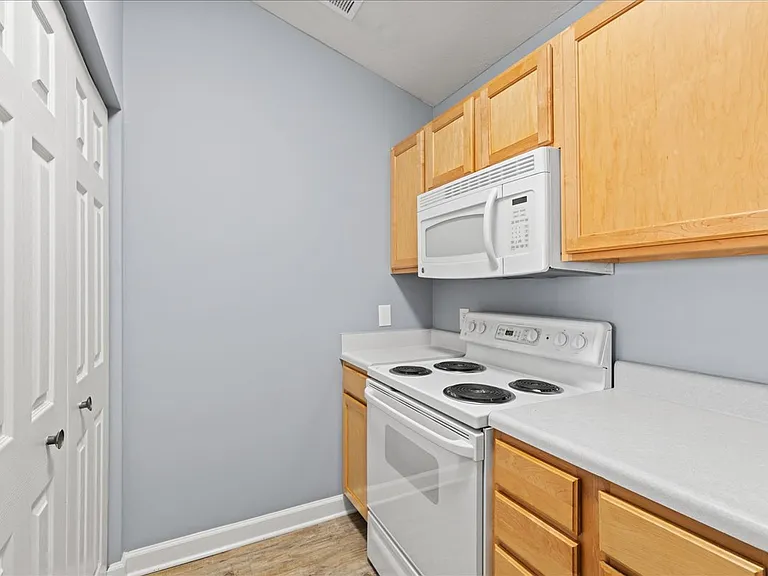 Cross Lake Apartments — Photo 37