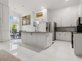 1010 SW 191st Ter, Pembroke Pines, FL 33029