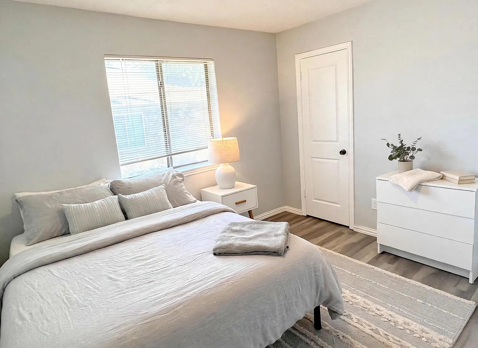 3 bed, 1741 sqft, $2,200 — Photo 2