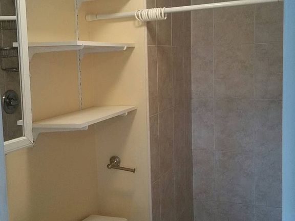 5th image of 372 Sand Ln Floor 1