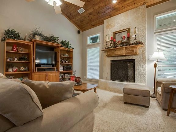3rd image of 337 Pecan Hollow Cir