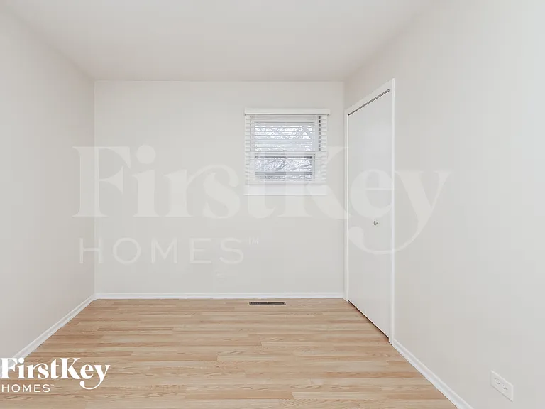 5724 Edward Dr — Photo 9