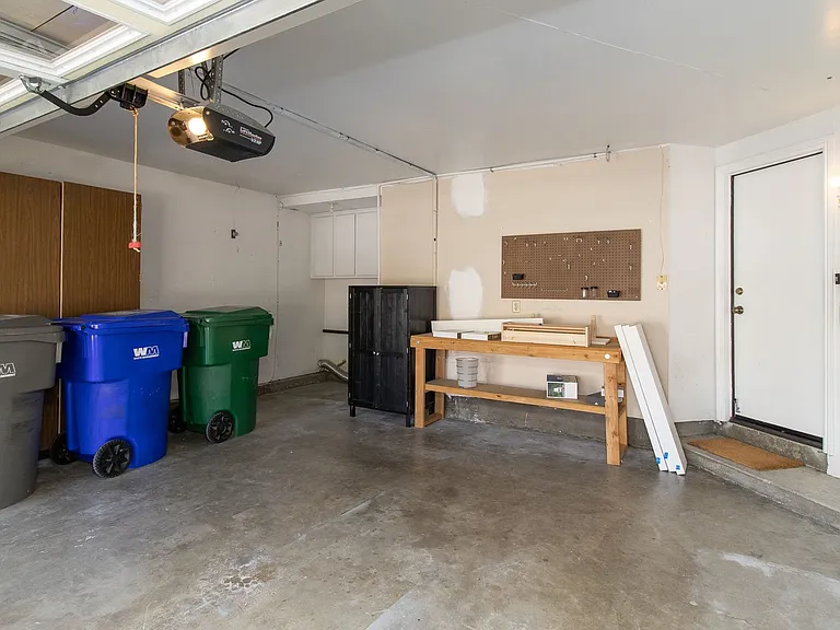 1821 Avenida Segovia — Photo 10