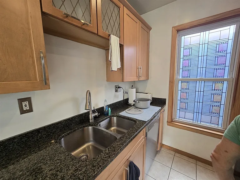 28 Bardwell St #1 — Photo 6
