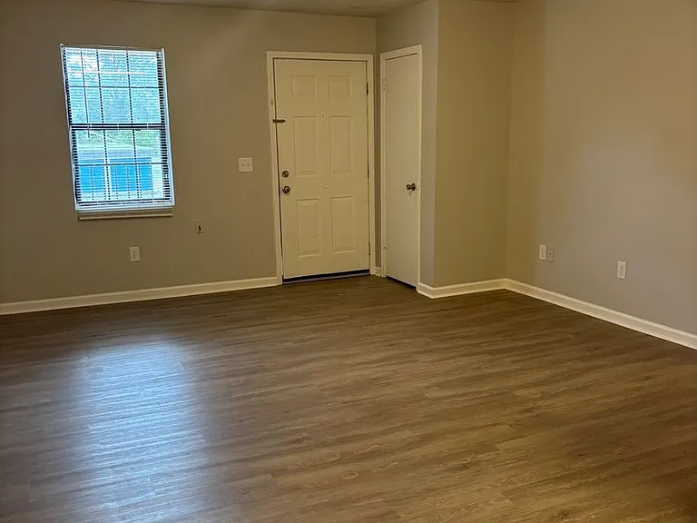 105 Wheeler Dr — Photo 9