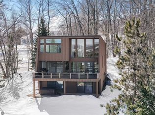 10570 Snowcrest Ct, Traverse City, MI 49684