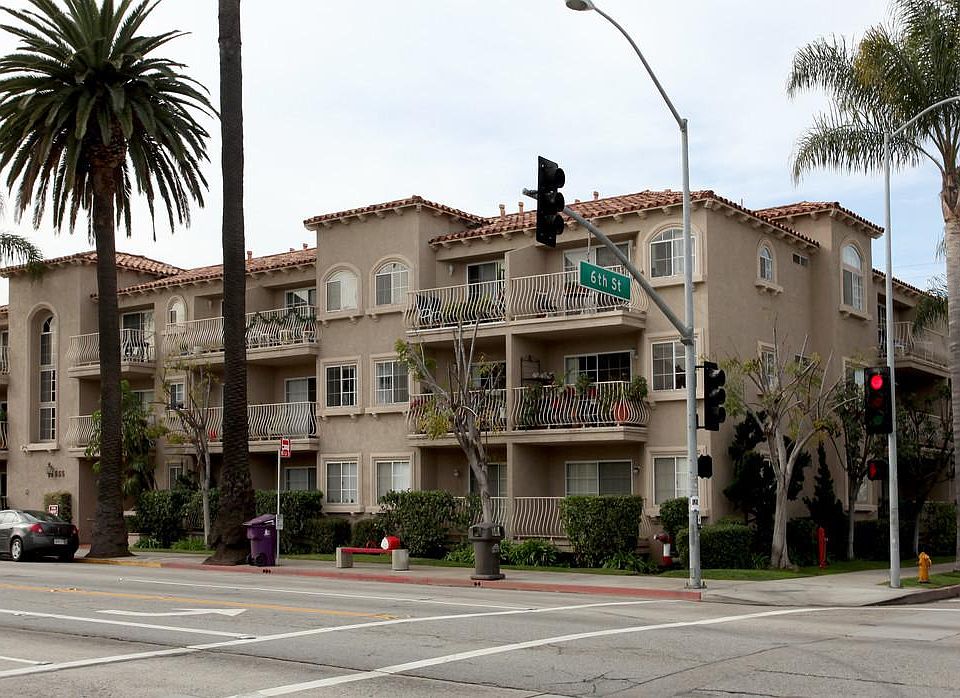 1st image of 555 Redondo Ave APT 208