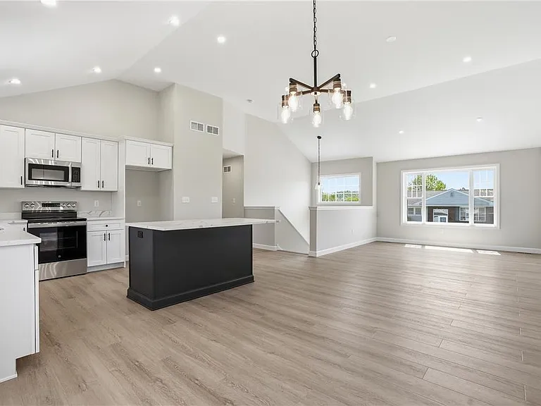 2905 Roosevelt St — Photo 16