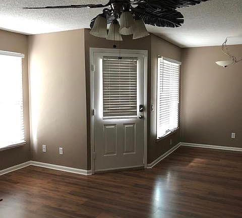 5th image of 116 W Victoria Court