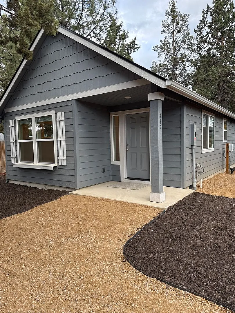 Brand New 2 Bdrm House Near Old Mill, All Appliances including Washer/dryer, Air Conditioning, Qu... — Photo 1