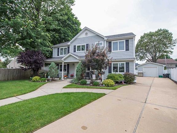 2nd image of 4 Bucket Ln