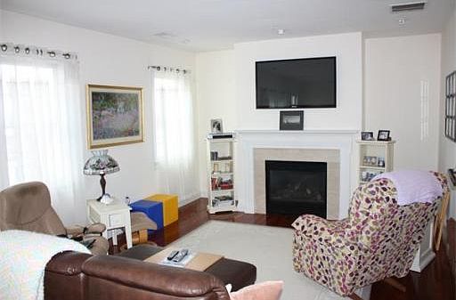 2nd image of 224 Marina Dr