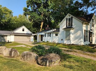 916 S Adelaide St, Fenton, MI 48430