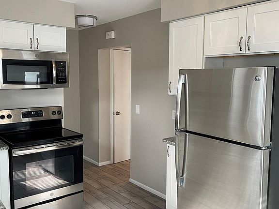 4th image of 4817 Briarwood Ave