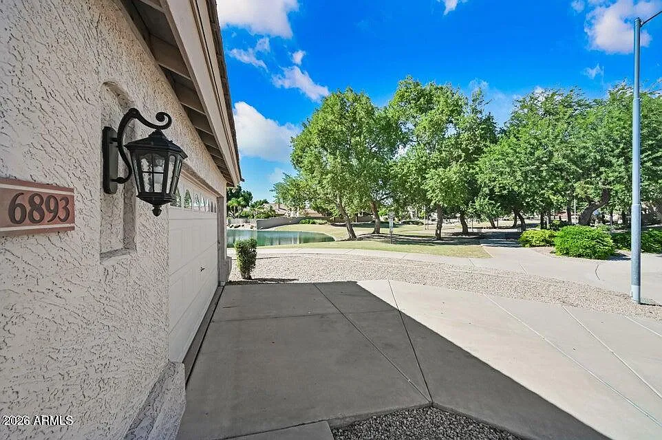 4 bed, 2.0 bath, 1779 sqft, $2,799 — Photo 2