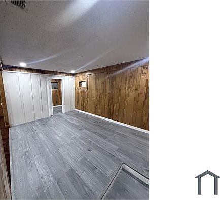 3rd image of 1002 Chamberlain St #A