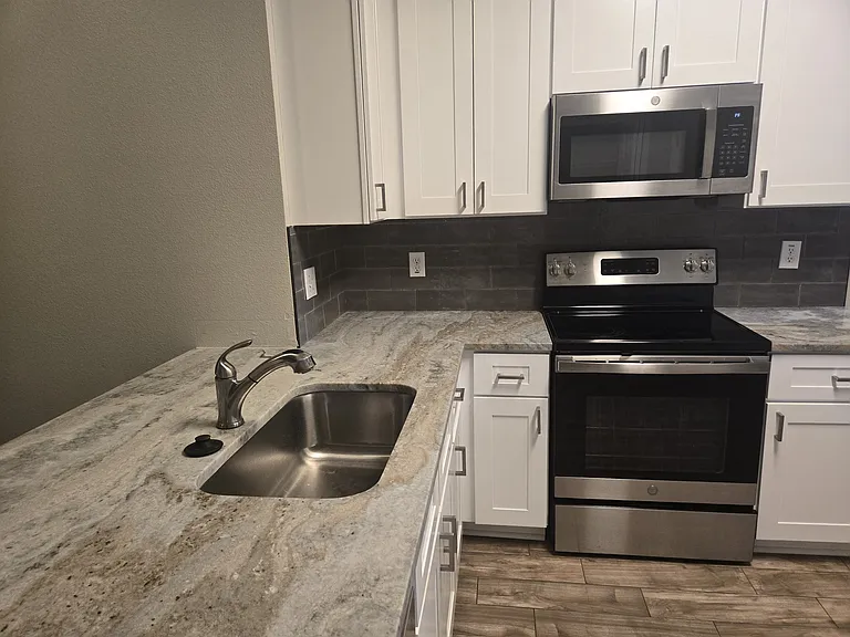 3249 Downan Point Dr — Photo 5