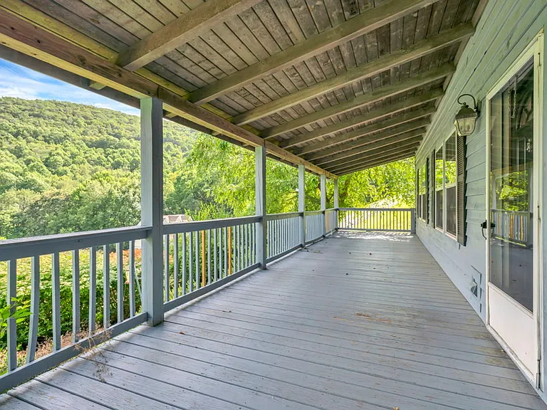 1386 Buck Mountain Rd — Photo 6