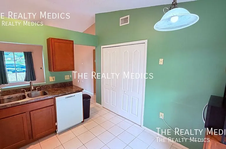 12209 Coral Reef Dr — Photo 9