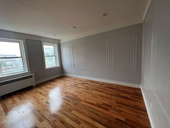 3rd image of 34 Kensington Ave APT 10