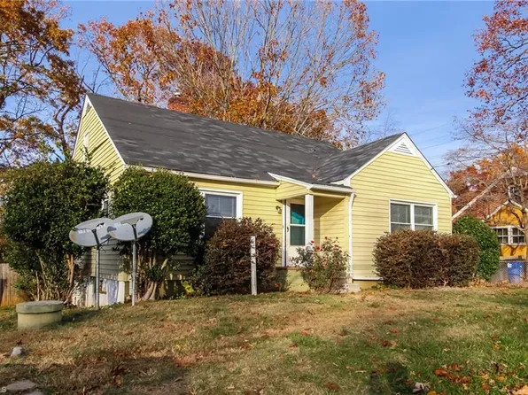 5413 Shattalon Dr, Winston Salem, NC 27106