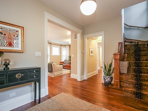 4th image of 722 Ashland Ave