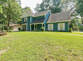 1186 Harview Dr SW, Lilburn, GA 30047