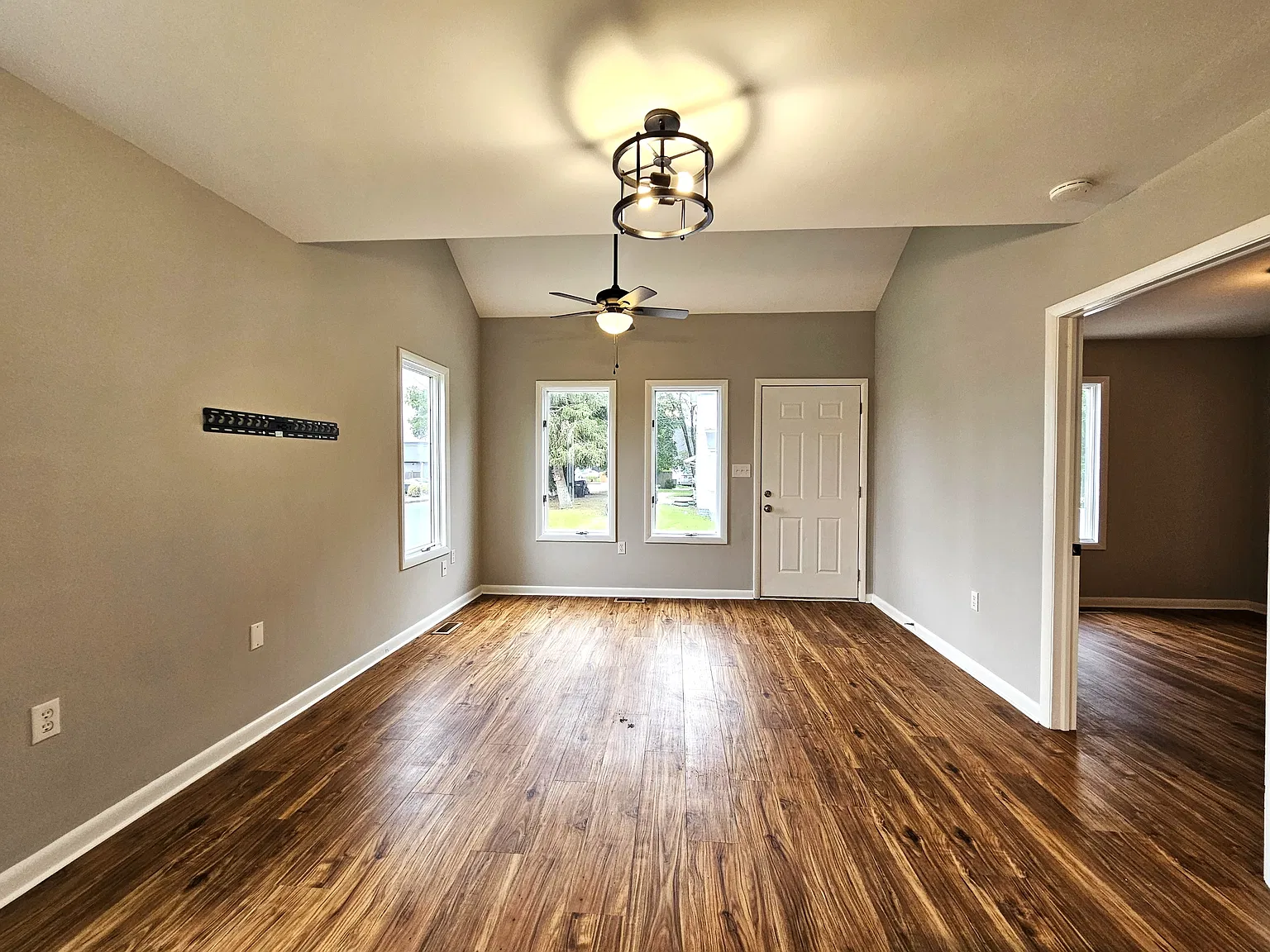207 Monticello Avenue - B — Photo 3